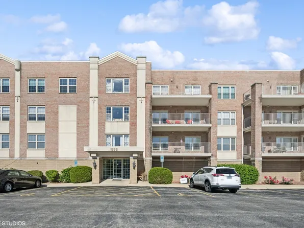 1200 S Prospect Ave Unit 101, Elmhurst, IL 60126