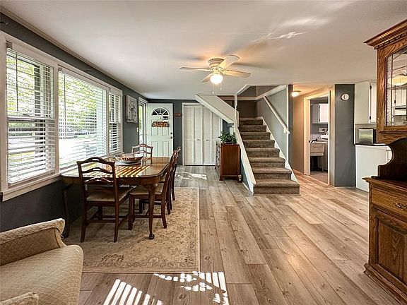 4th image of 10533 Perry Dr