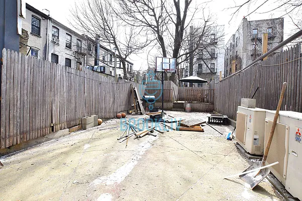 Rented by null | media 5