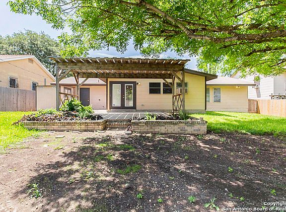 5th image of 5026 Northfield Dr