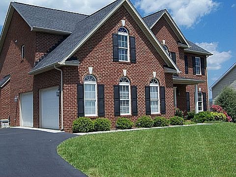 1st image of 2169 River Oaks Dr