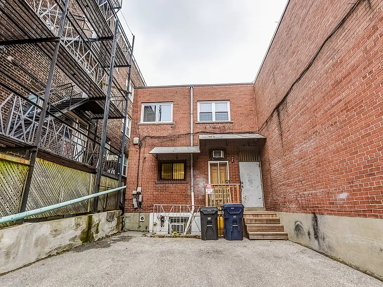 1033 Saint Clair Ave W #1 — Photo 8