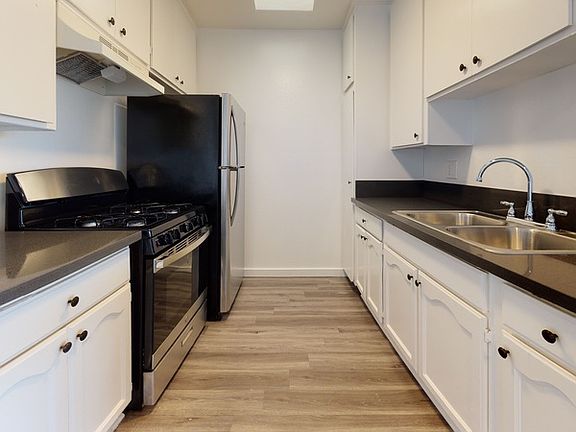 4th image of 123 S Catalina St #306