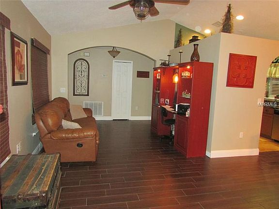 4th image of 1011 Jayhil Dr