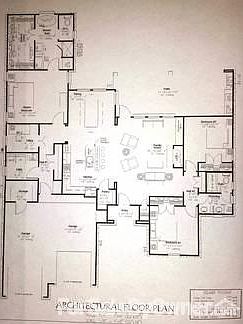 FLOOR PLAN : Open Living with Split bedrooms