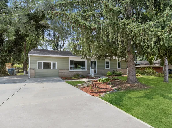 341 Lakeview Dr, Noblesville, IN 46060