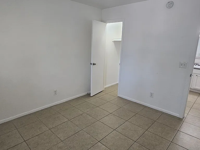 Hayden Terrace — Photo 59