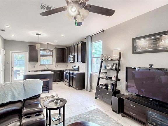 4th image of 3019 Sea Jay Dr
