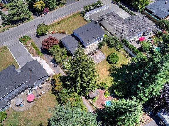 3rd image of 20145 Marine View Dr SW