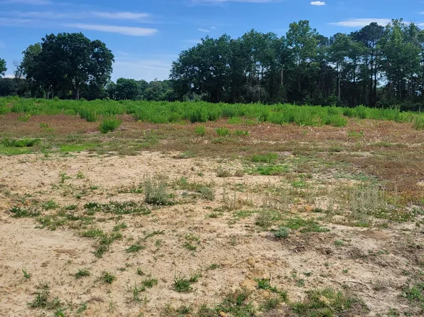 201 Crown Drive, Washington, NC 27889