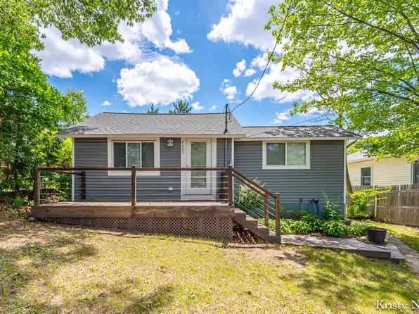 8683 Old Belding Rd NE, Rockford, MI 49341