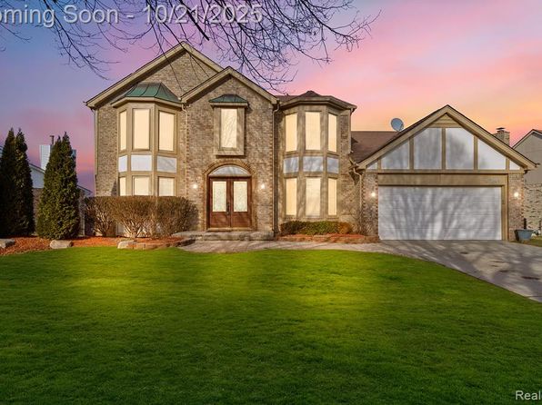 37701 Fleetwood Dr
