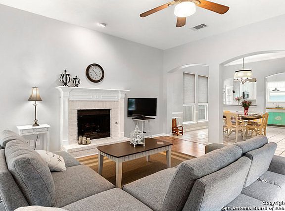 4th image of 2223 Cotton Blvd