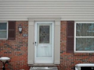 18760 Jamestown Cir, Northville, MI 48168
