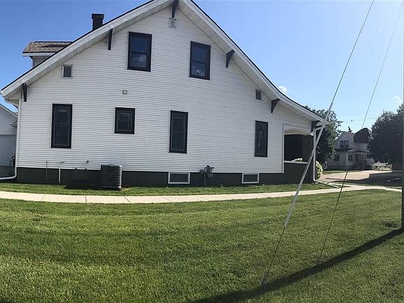 4th image of 106 N 3rd St