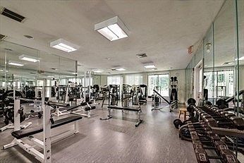 5th image of 9 Village Way APT 19
