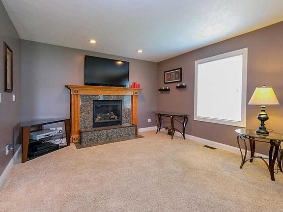 5th image of 1052 S Stoneridge Dr