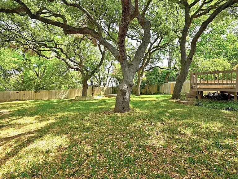 1714 Kimmerling Ln — Photo 35