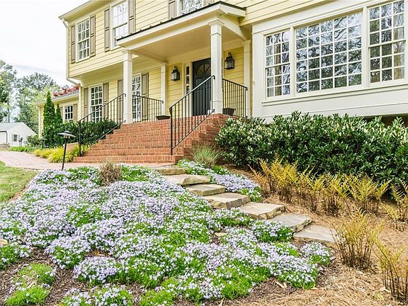 2nd image of 3814 Fox Hills Dr SE