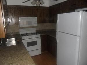 4th image of 9535 S Mayfield Ave