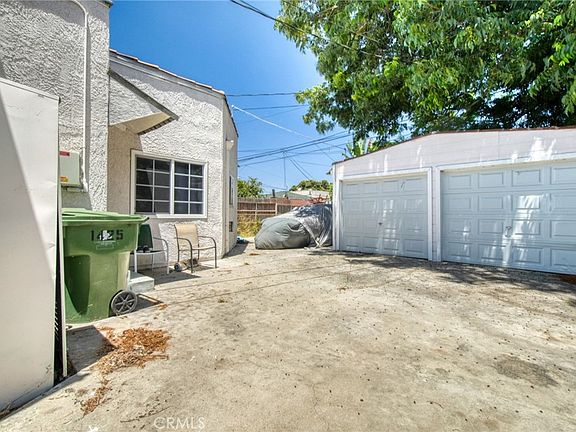 4th image of 1423 W 65th St