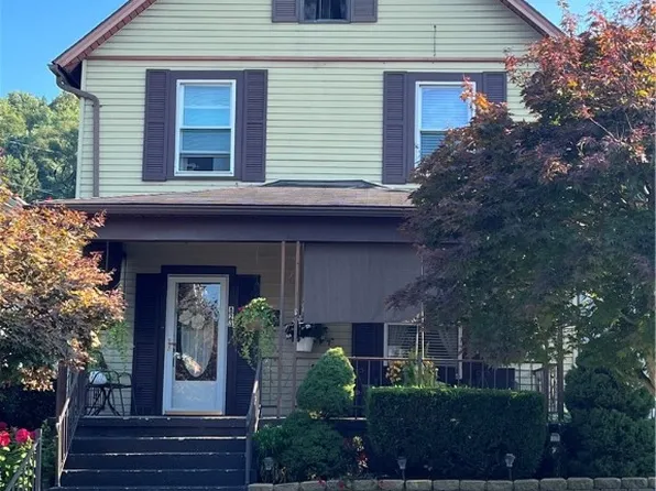 823 Crescent Ave, Ellwood City, PA 16117