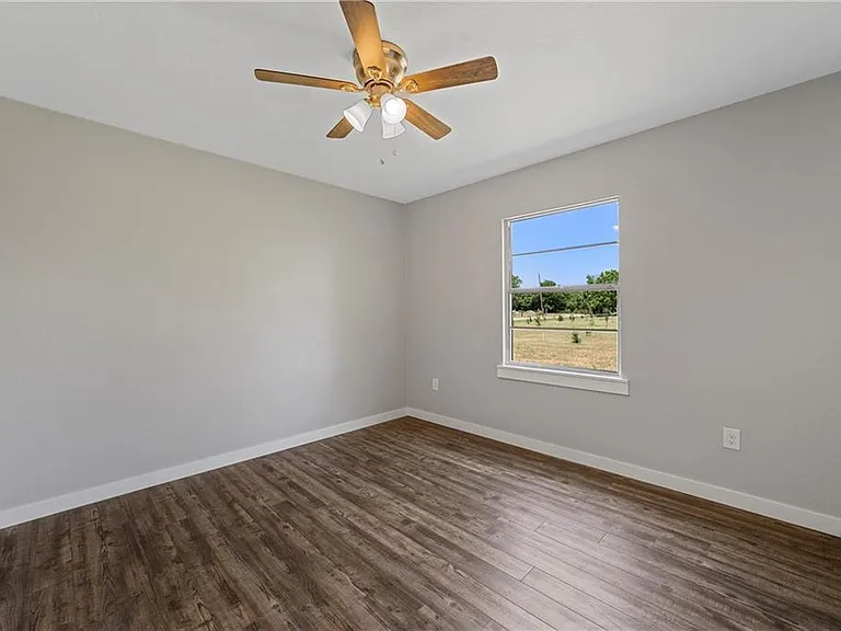 198 County Road 483 — Photo 10