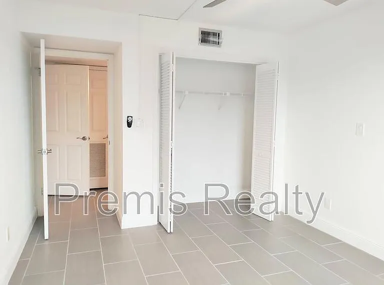 14820 Rue De Bayonne #1 — Photo 23