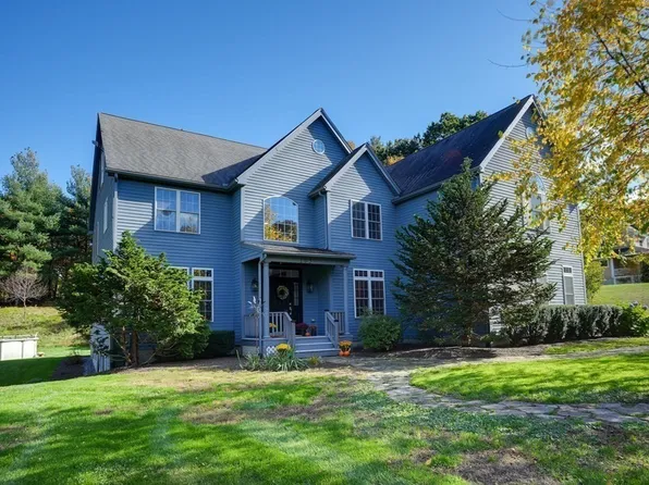 105 Cross St, Boylston, MA 01505