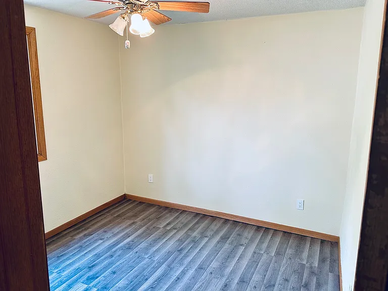 2215 Iowa St — Photo 9