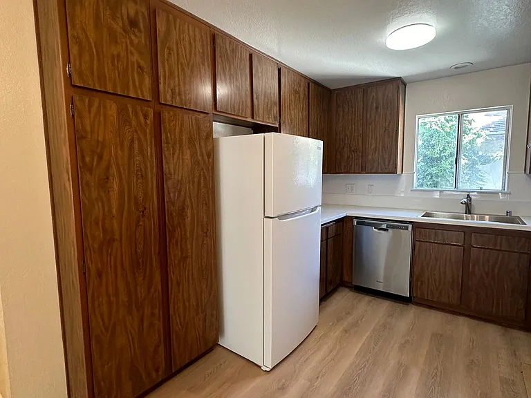 650 W Gonzales Rd #7 — Photo 2