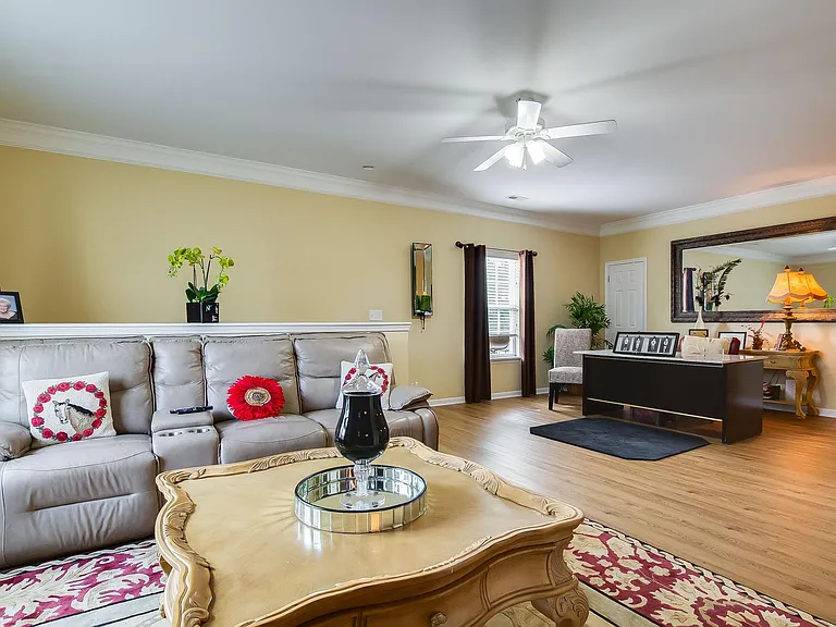 203 S Dorsey Ln #203 — Photo 16