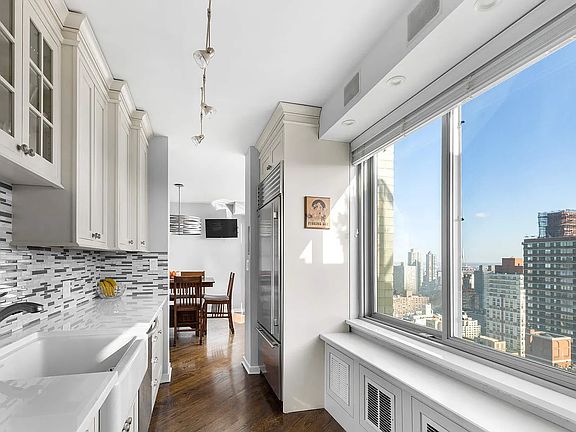 5th image of 300 E 74th St APT 36G