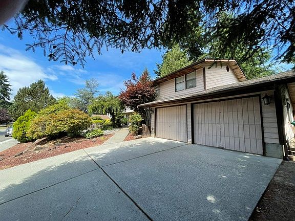 2nd image of 2129 101st St SE