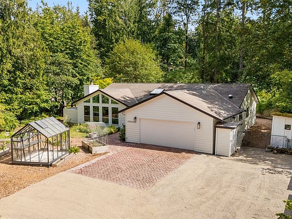 3rd image of 25901 SE Tiger Mountain Road