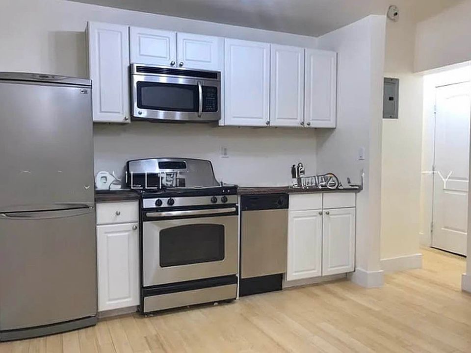 1st image of 220 Wadsworth Ave APT 107