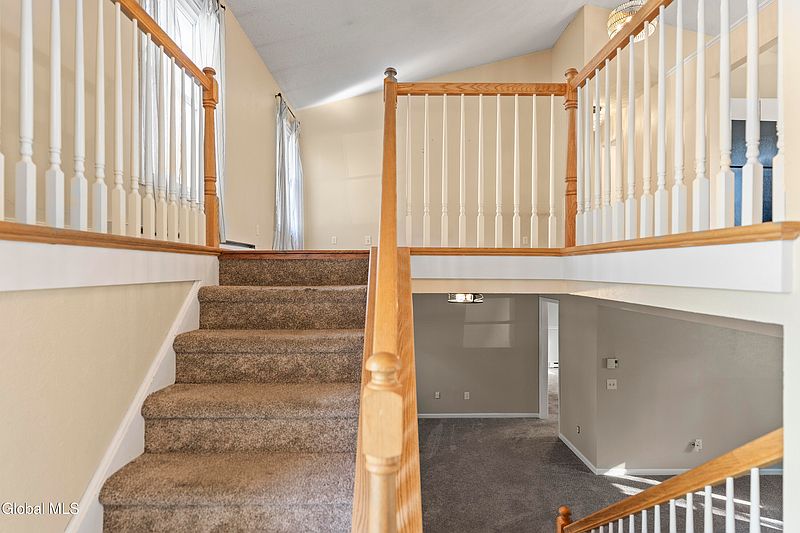 4th image of 87 Algonquin Road