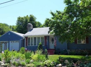 323 Oakland Ave, Manchester, NH 03109