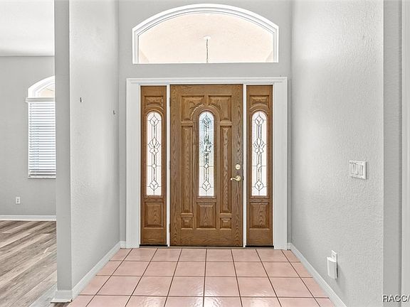 4th image of 1605 E Saint Charles Pl