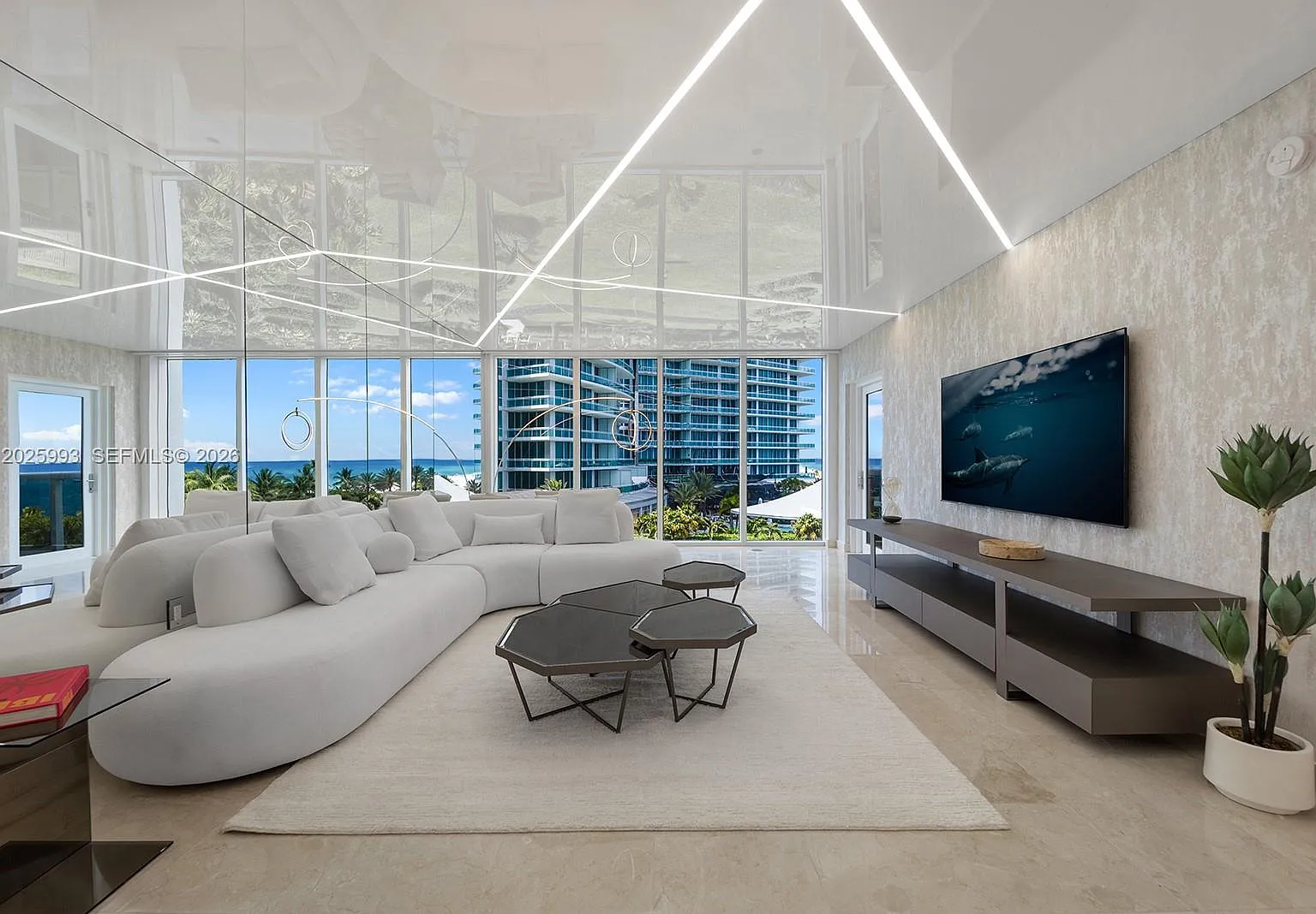 Harbour House — Photo 2