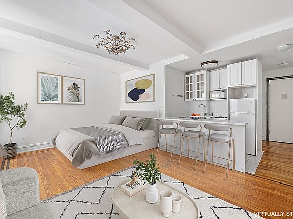 2nd image of 235 W 102nd St APT 6D