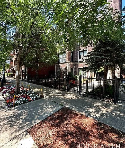 4450 N Ashland Ave #202 — Photo 3