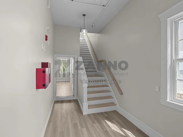 500 Main St #2R — Photo 12