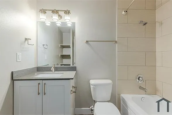 2 bed, 810 sqft, $1,595 — Photo 3