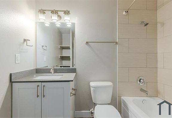 3rd image of 3836 E Earll Dr #22