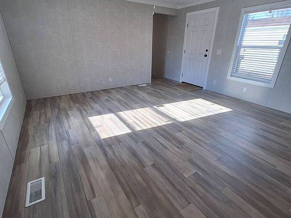 5th image of 14 Deerpath Rd