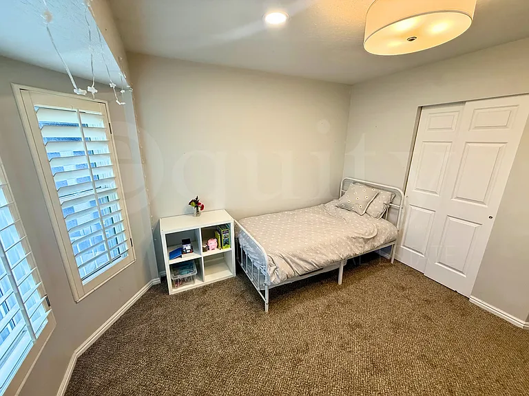 787 W Vahe St — Photo 12