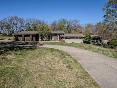 450 Sunset Dr, Lebanon, MO, 65536