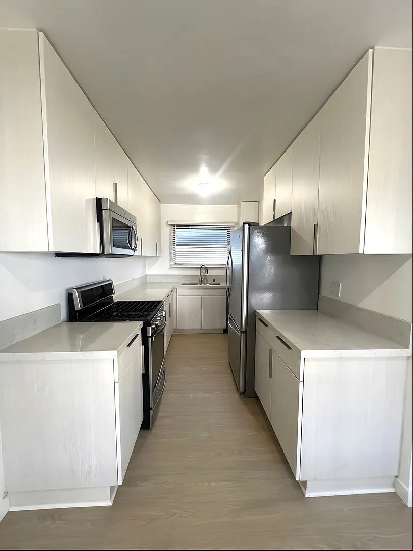 1 bed, 1.0 bath, $2,805 — Photo 2