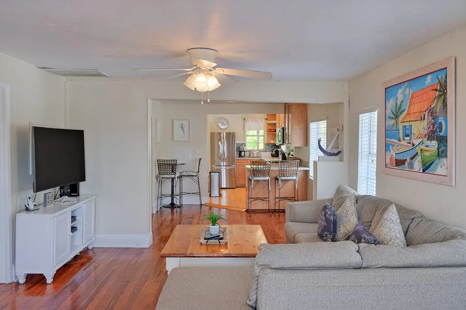3 bed, 1.0 bath, 559 sqft, $2,717 — Photo 1